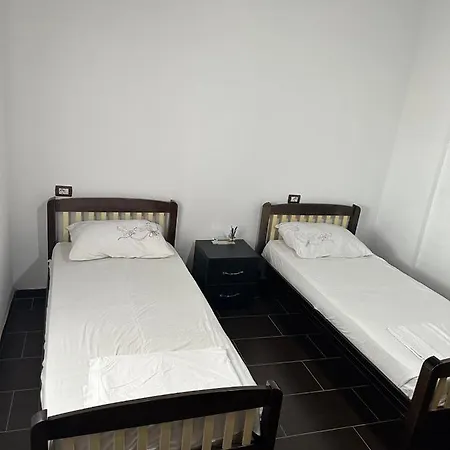 Bed & Breakfast Yellow House Vlore