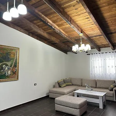 Yellow House Bed & Breakfast Vlore