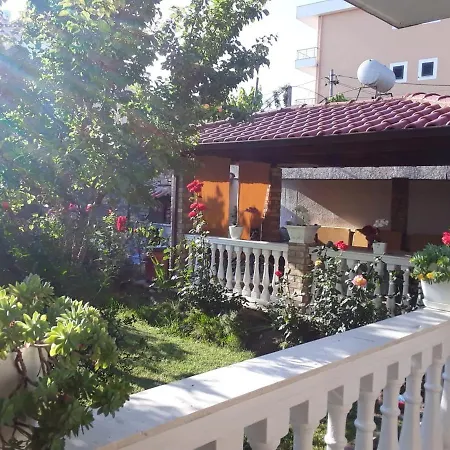 B&B Yellow House Vlorë